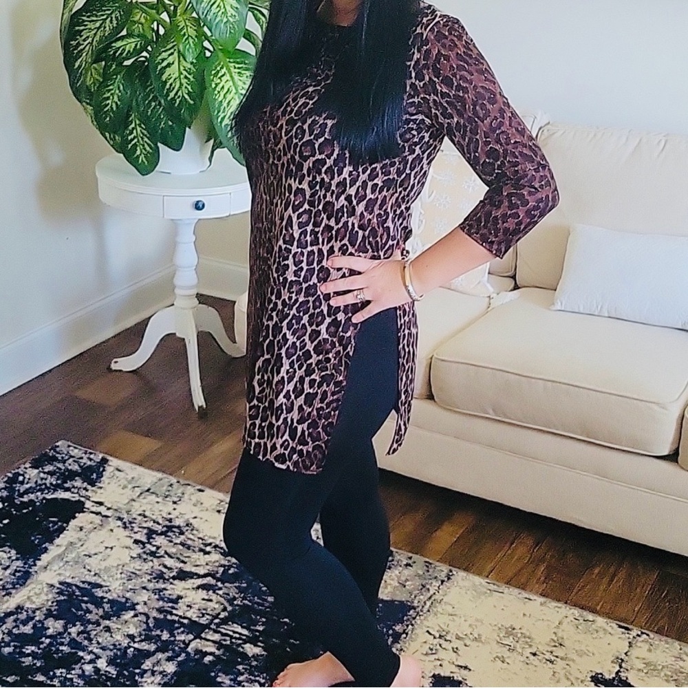 SHIRT/TUNIC: Leopard Print w/Side Split, EUC - image 1